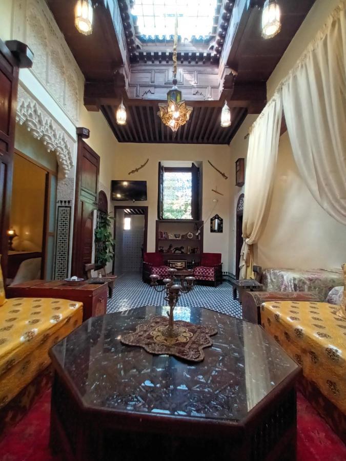 Riad Avec Terrasse Privee Et Piscine Partagee A 300M เฟส ภายนอก รูปภาพ